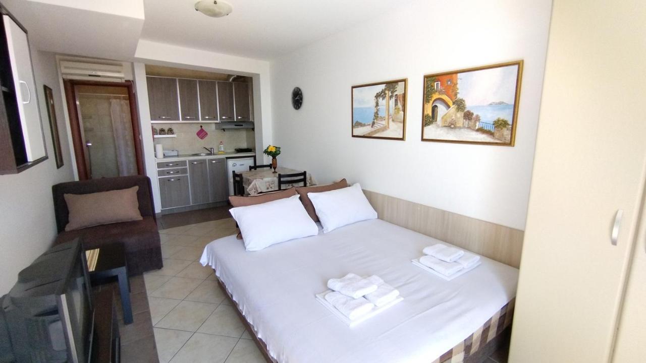 Rakocevic Apartments Petrovac Phòng bức ảnh